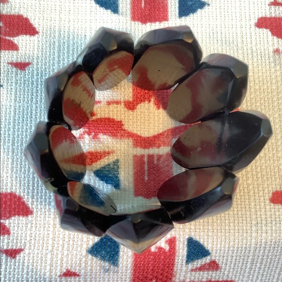 Vintage Ebony & Lucite Embedded Shell Elasticized Bracelet - Picture 5 of 8